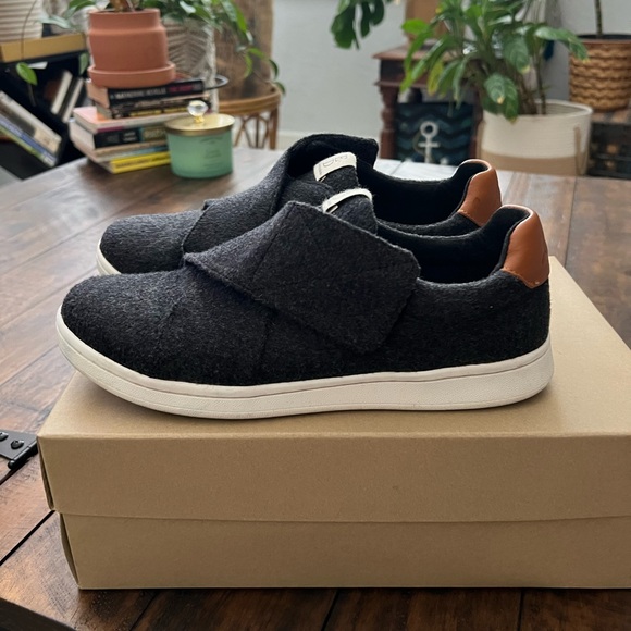 ED Grey Velcro Sneakers Sz 8 - Picture 2 of 4